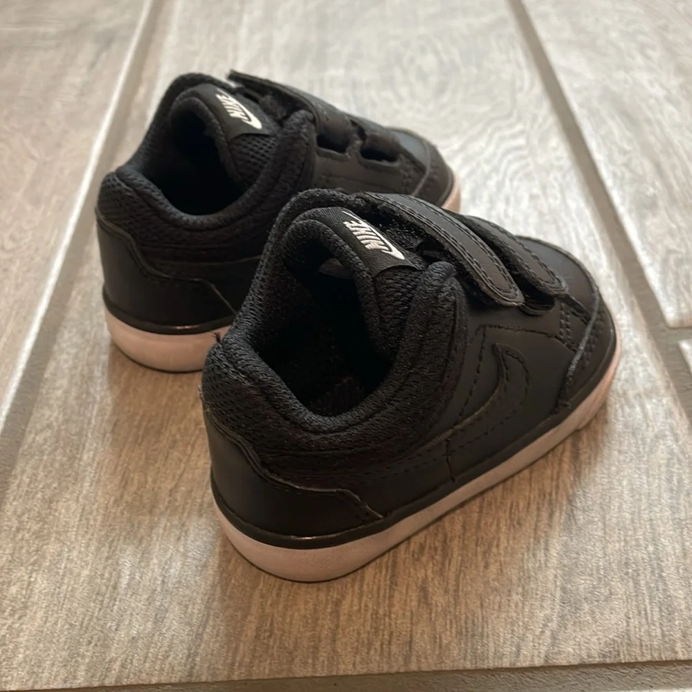 Nike Black Toddler Velcro Sneakers with White Soles